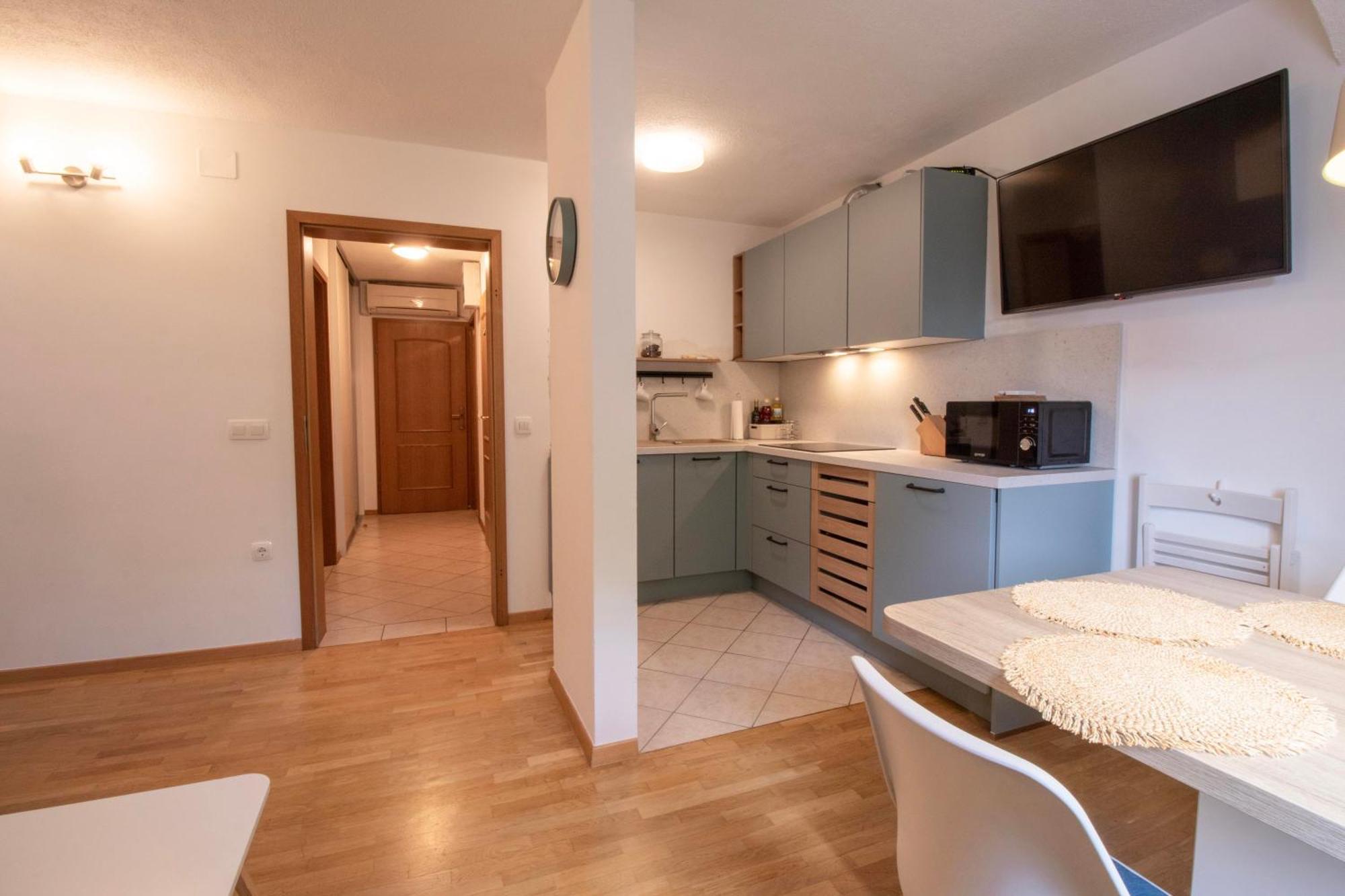 Apartment Above Lake Μπλεντ Εξωτερικό φωτογραφία